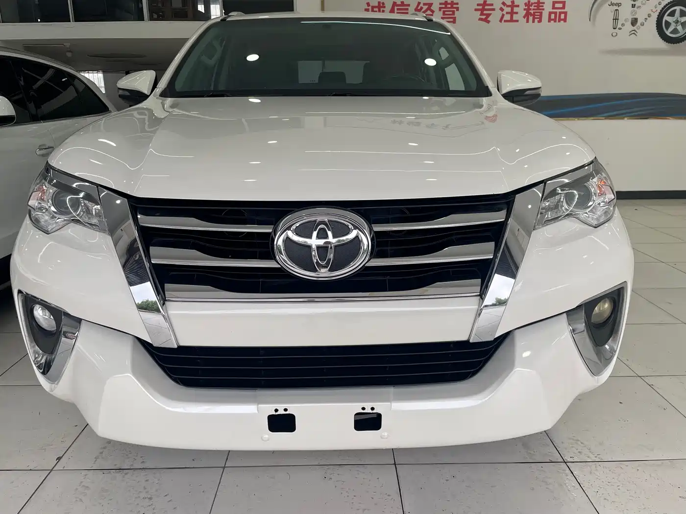 Toyota Fortuner 2016 2.7L Middle East Edition фото 2