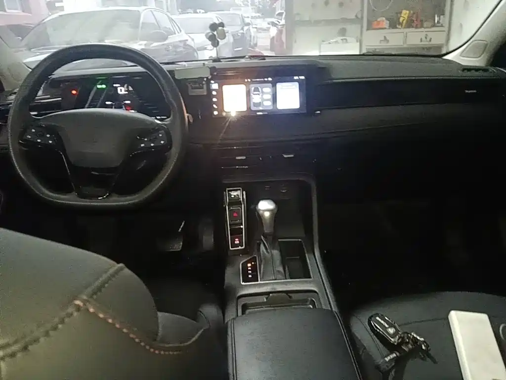 Roewe i5 2025 2023 1.5L CVT Luxury Edition