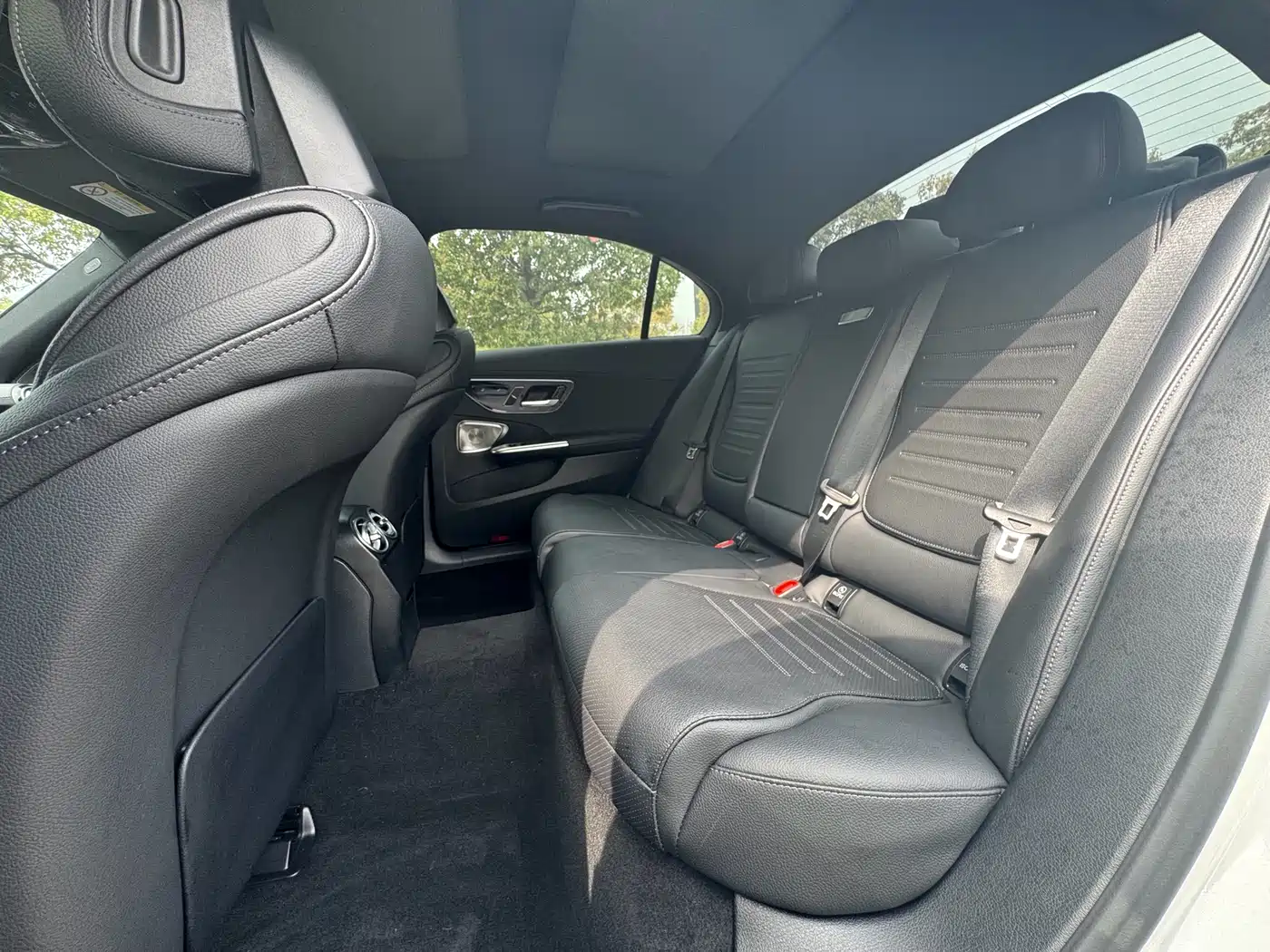 Mercedes-Benz C-Class 2024 C 260 L Night Edition Sport фото 4