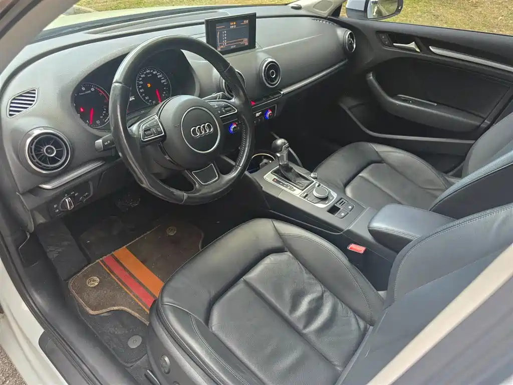 Audi A3 2014 Sportback 35 TFSI Automatic Comfort фото 10