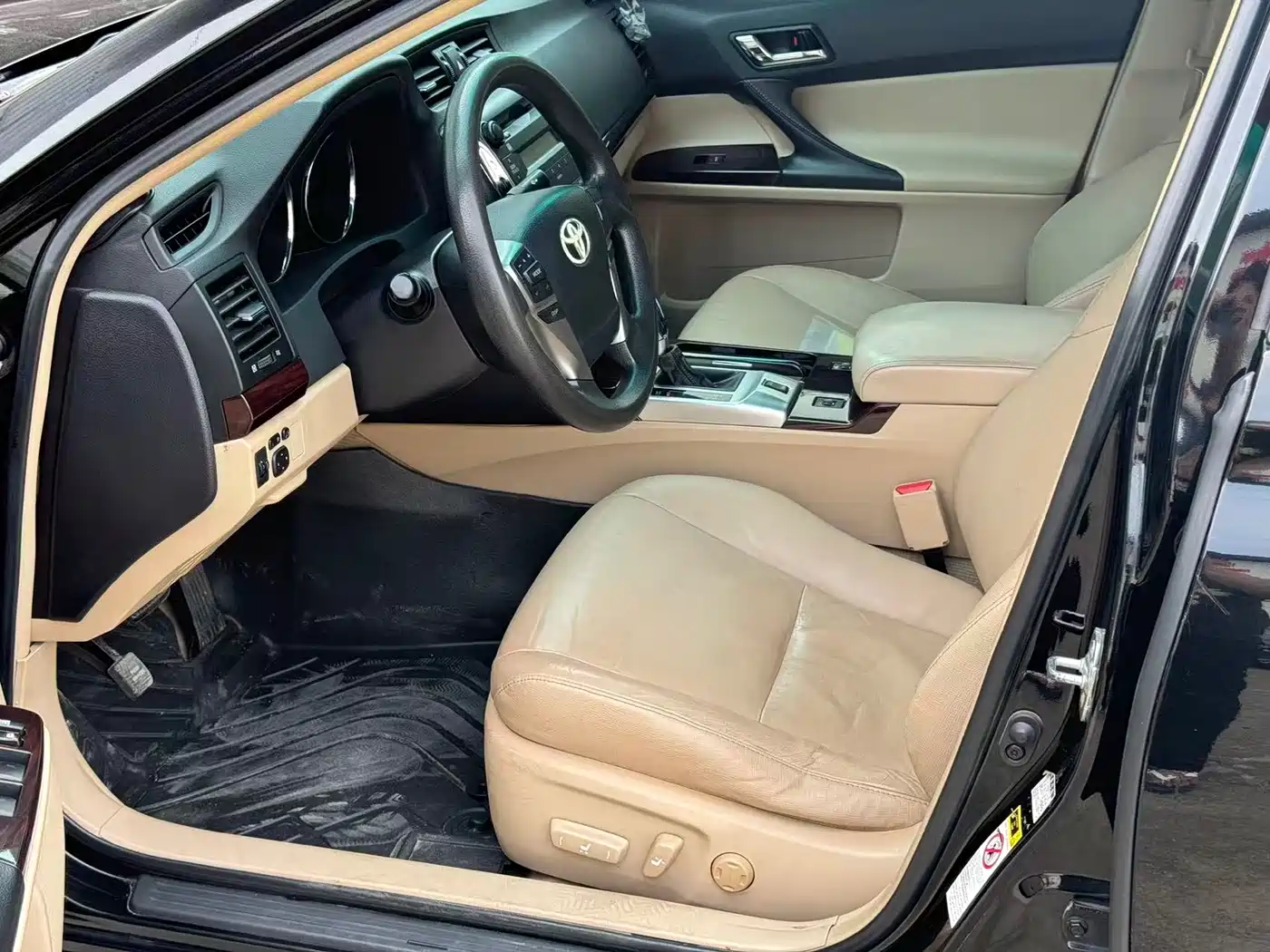 Toyota Reiz 2010 2.5V Style Elite Edition фото 5