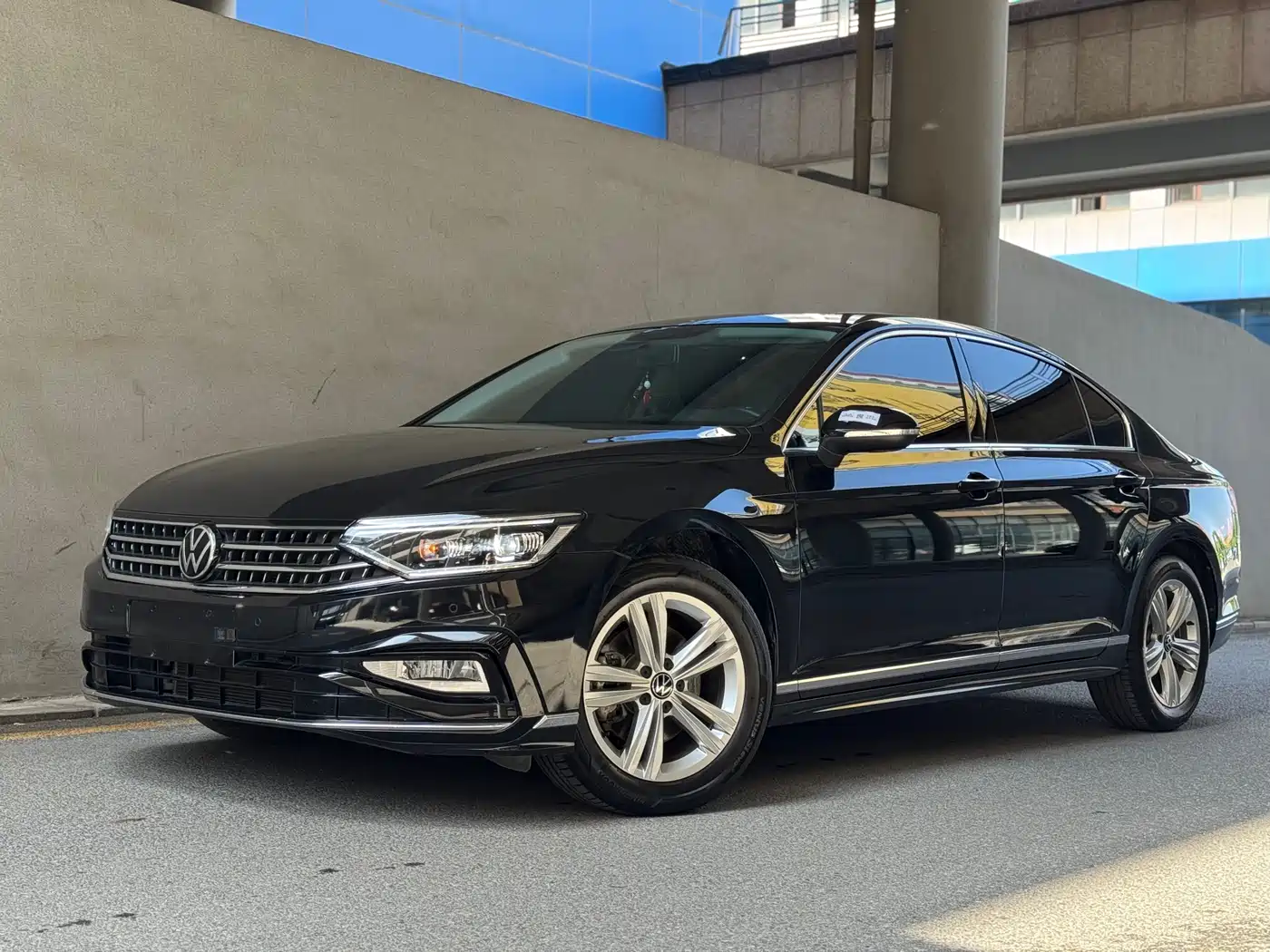 Volkswagen Magotan 2023 2 Million Units Commemorative Edition 280TSI DSG Comfort