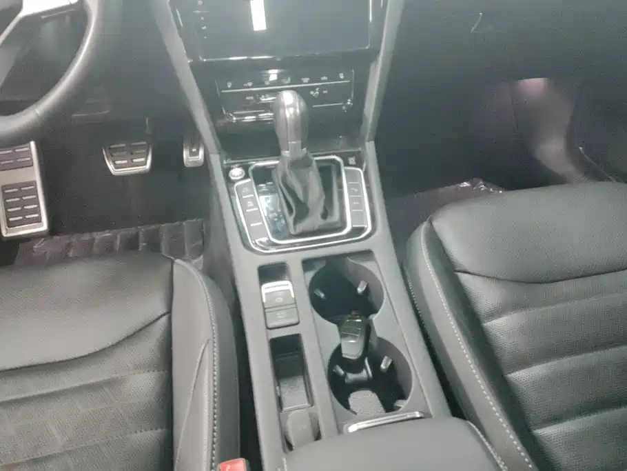 Volkswagen FAW-Volkswagen CC 2024 2023 Shooting Brake 380TSI Hunter's Heart Edition
