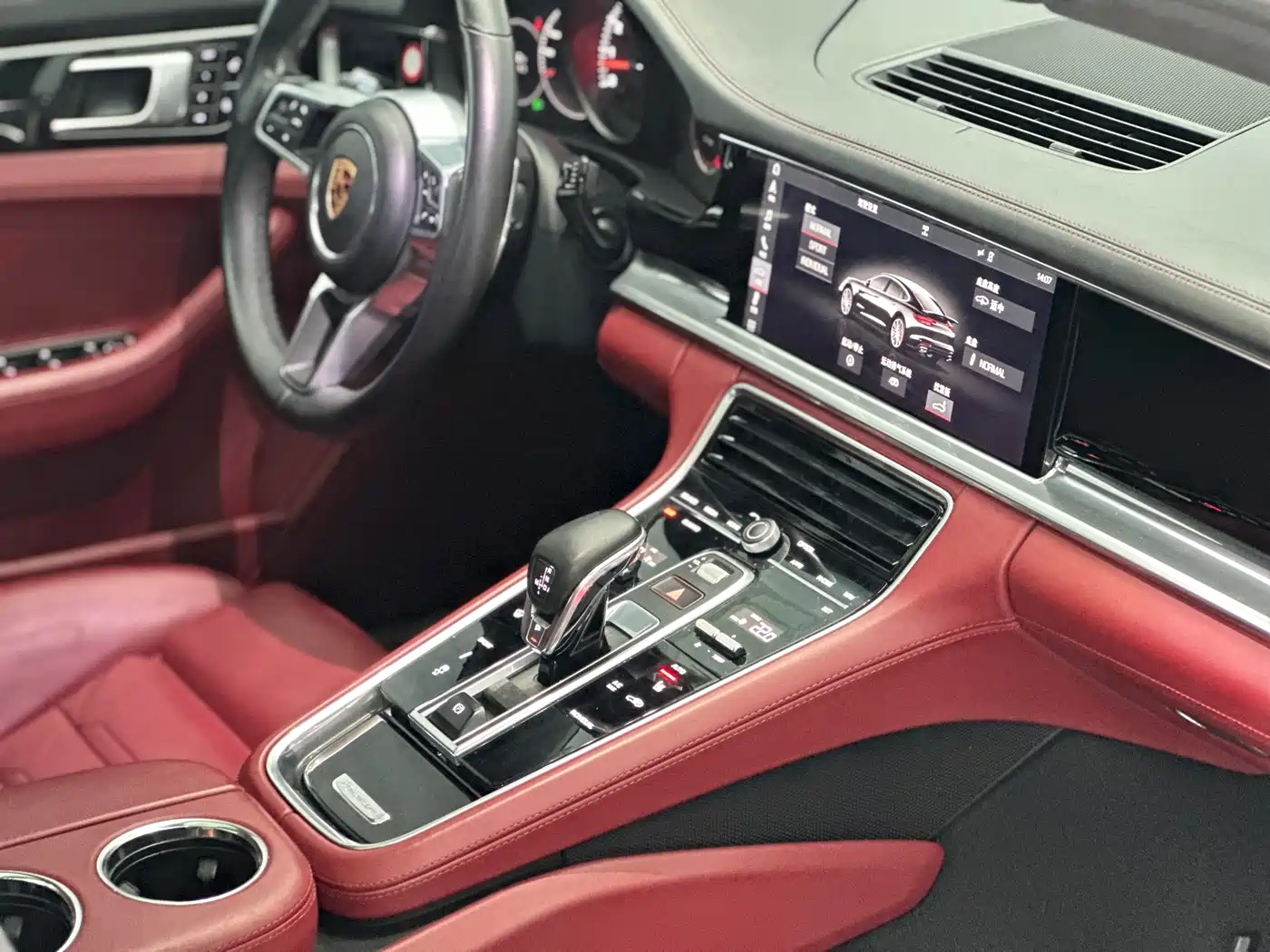 Porsche Panamera 2017 Panamera 3.0T фото 43