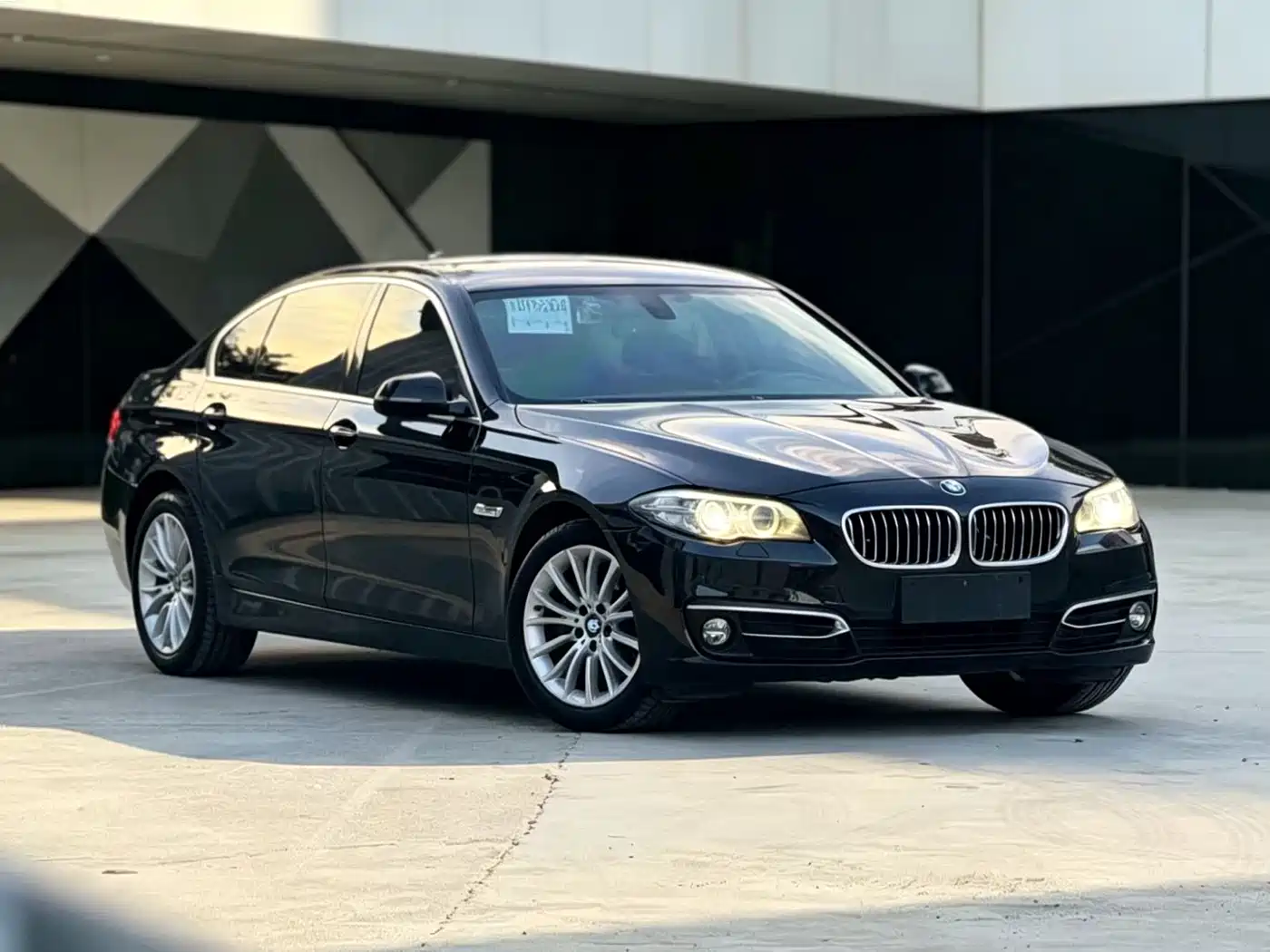 BMW 5 Series 2017 525Li Luxury Design Package