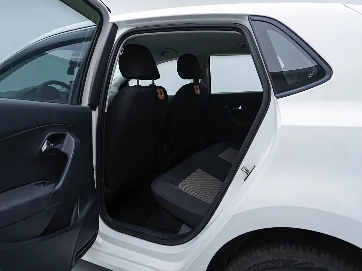 Volkswagen Polo 2016 1.4L Manual Trend фото 16