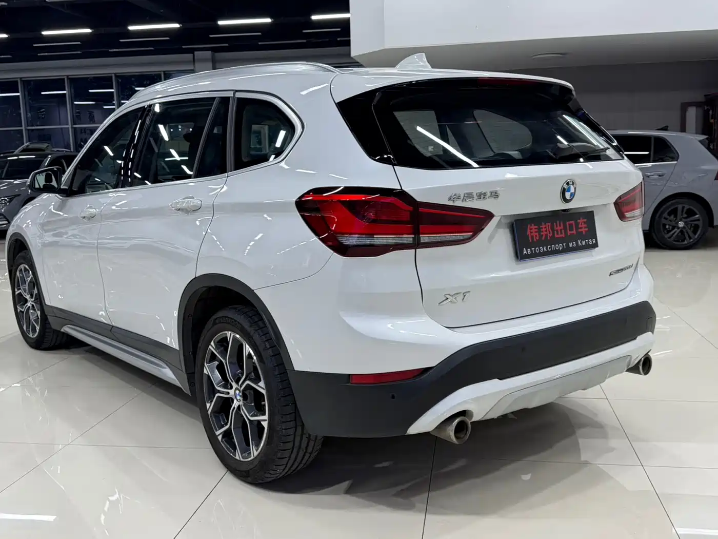 BMW X1 2022 sDrive20Li Fashion фото 4