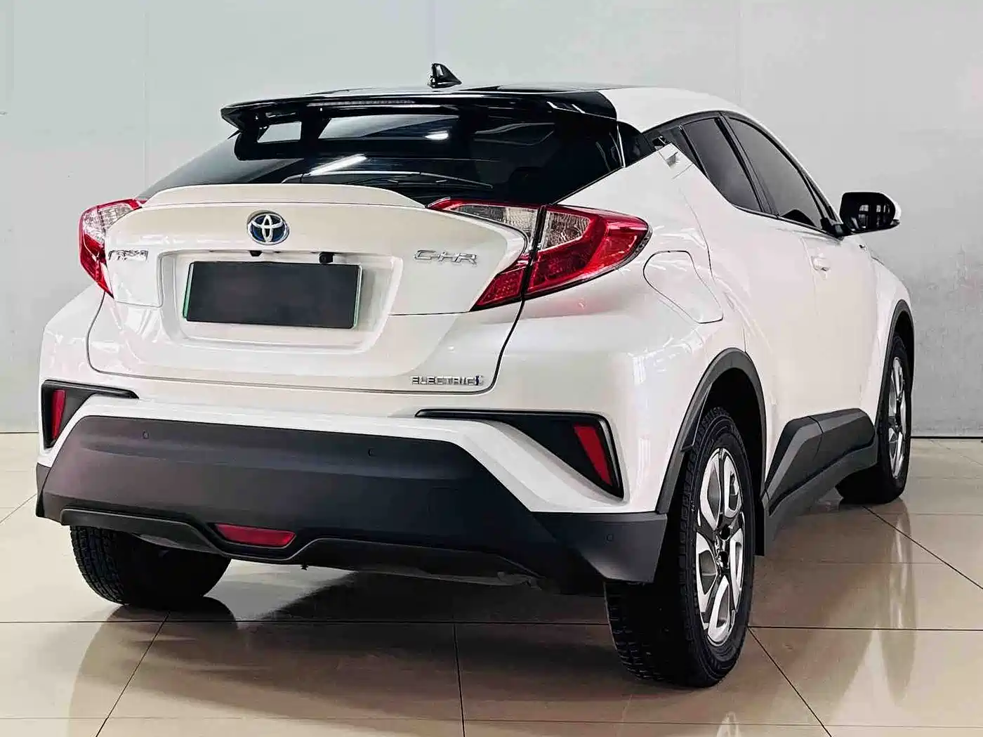 Toyota C-HR EV 2020 Luxury Sunroof Edition фото 6