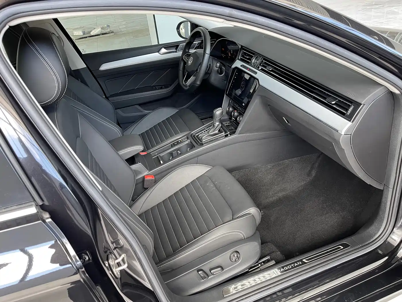 Volkswagen Magotan 2023 2 Million Units Commemorative Edition 280TSI DSG Comfort фото 11