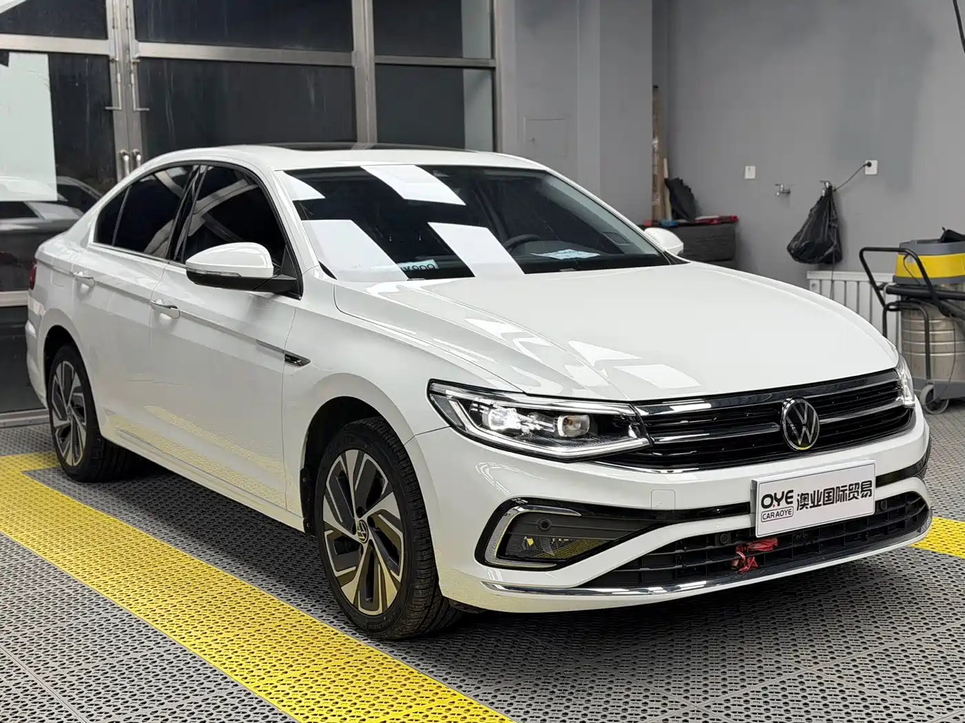 Volkswagen Bora 2023 280TSI DSG Prestige Edition фото 2