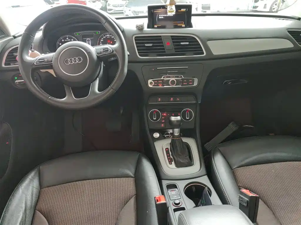 Audi Q3 2018 30th Anniversary Edition 30 TFSI Fashion фото 10