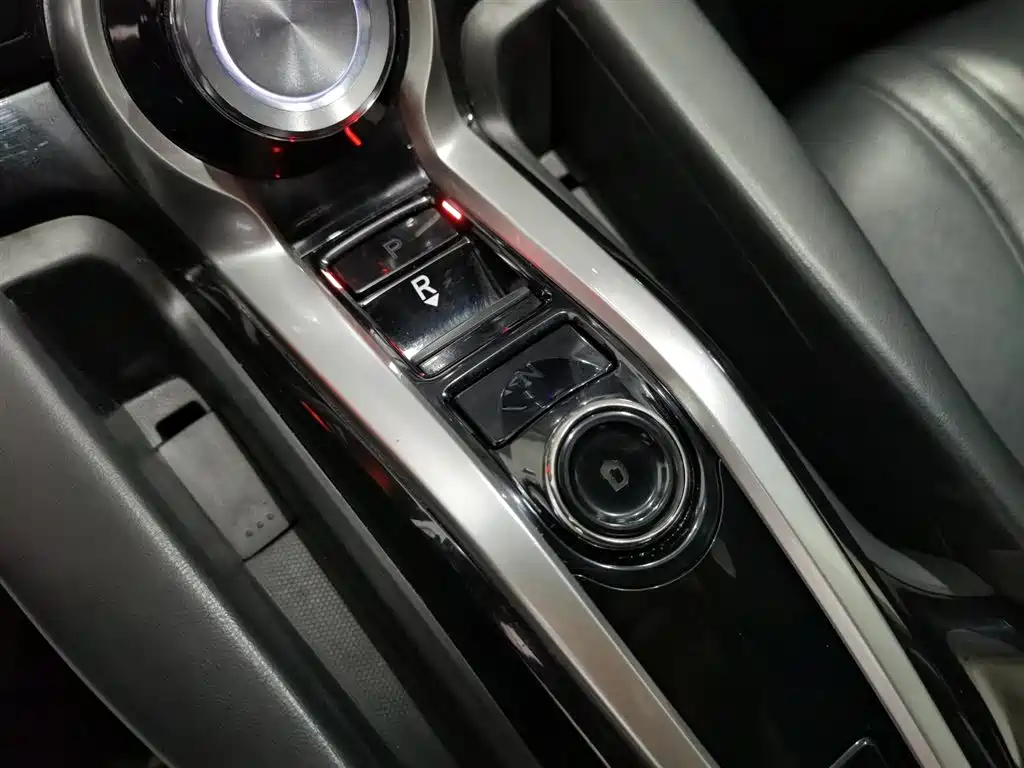 Photo 13 - Acura CDX