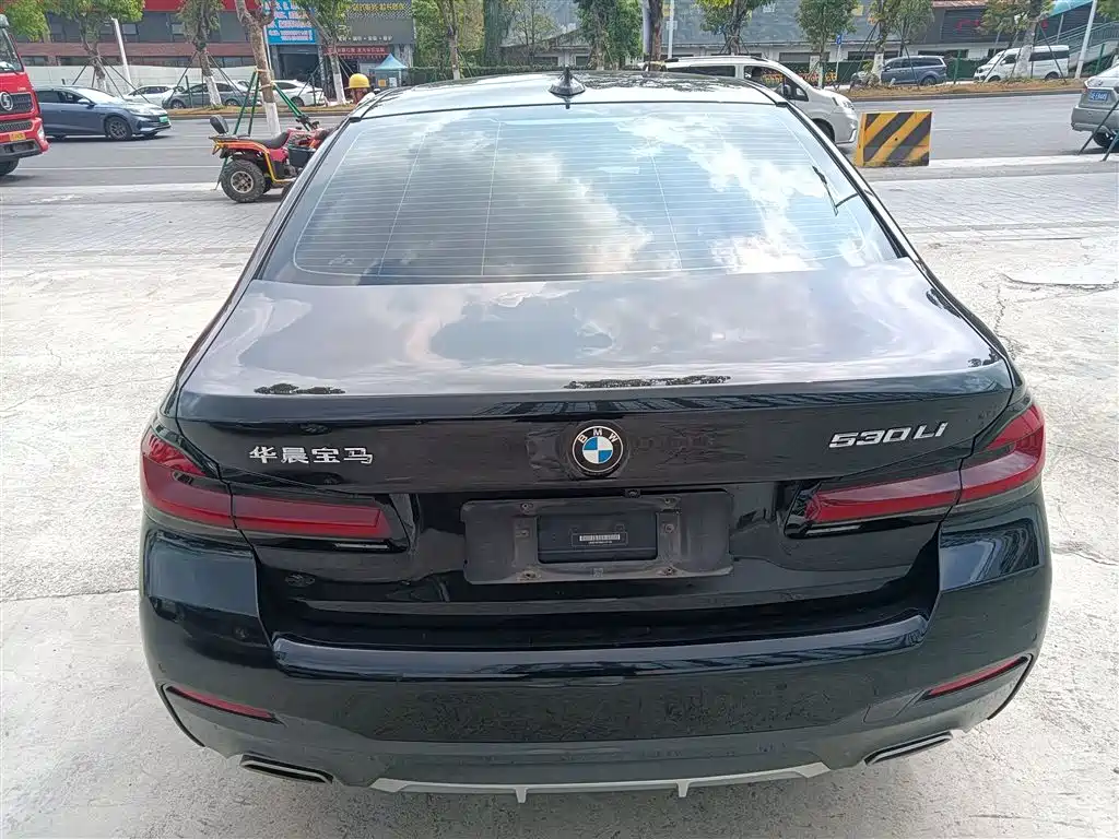 BMW 5-SERIES