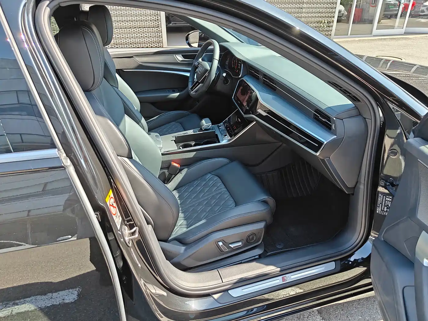 Audi A6L 2025 Model Year Facelift 45 TFSI Premium Sport фото 16