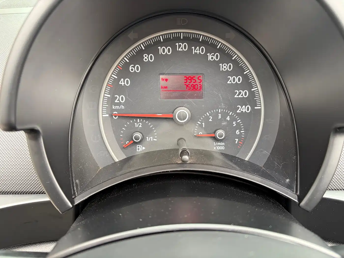 Volkswagen Beetle 2010 Model 2.0 BlackOrange Convertible Luxury Edition фото 17
