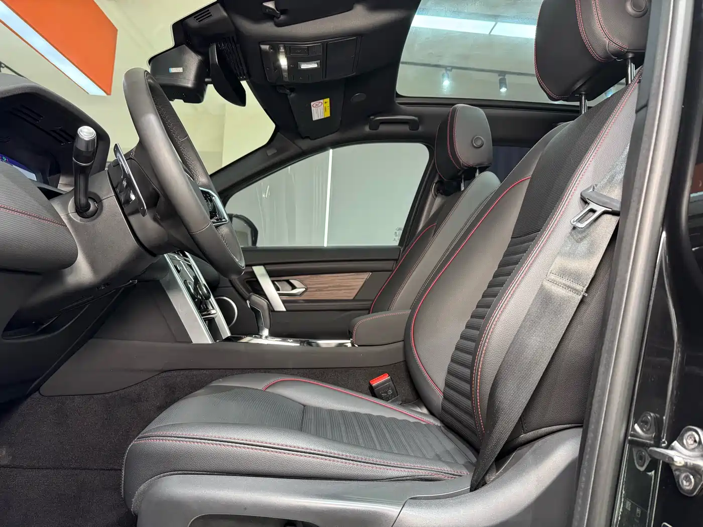 Land Rover Discovery Sport 2022 Model 249PS R-Dynamic S Performance Edition 5-Seater фото 15