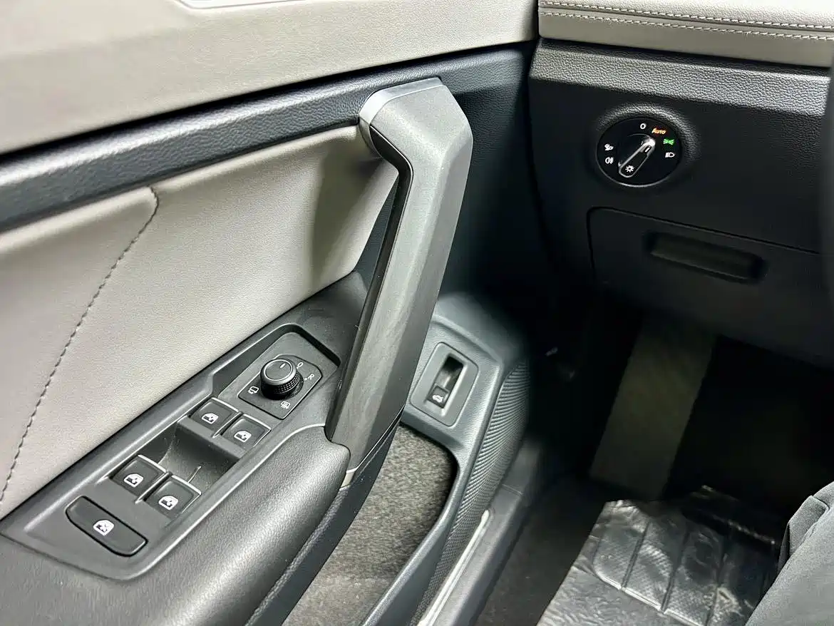 Volkswagen Tayron 2023 280TSI 2WD Luxury Plus Advanced Edition фото 21