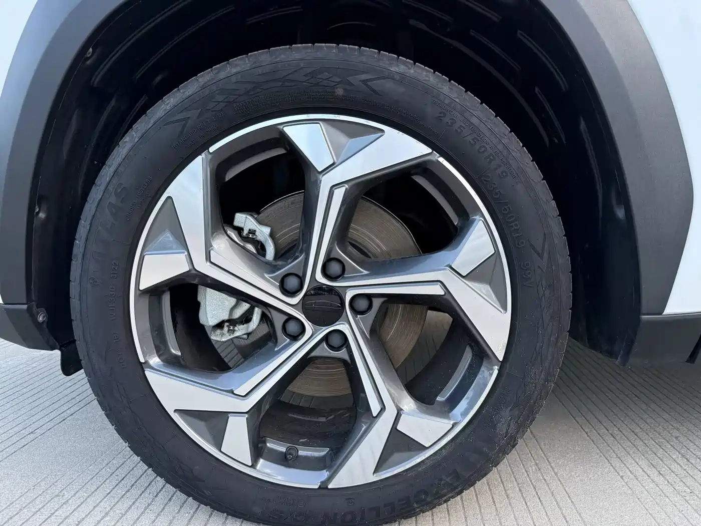 GEELY AUTOMOBILE BOYUE L