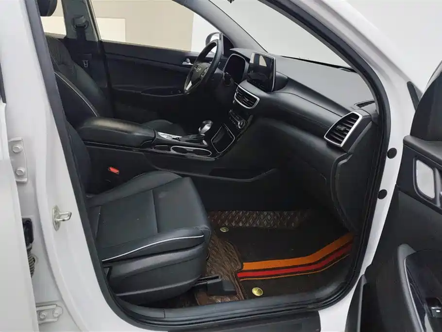 Hyundai Tucson 2019 280TGDi Dual-clutch 2WD Fashion Edition China VI фото 8