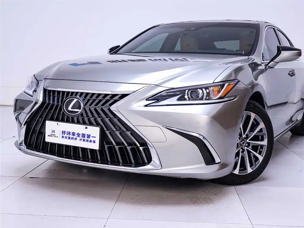 Lexus ES 2022 300h Excellence Edition фото 3