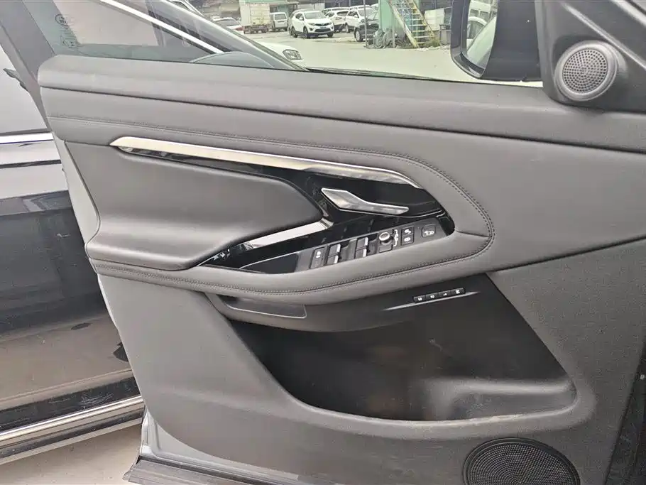 Land Rover Range Rover Evoque 2020 Model 249PS R-DYNAMIC S Gloss Black Sport Tech Edition фото 7