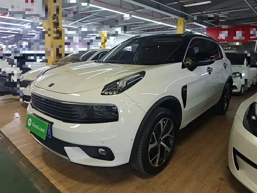 Lynk & Co 01 2017 2.0T AWD Pro фото 2