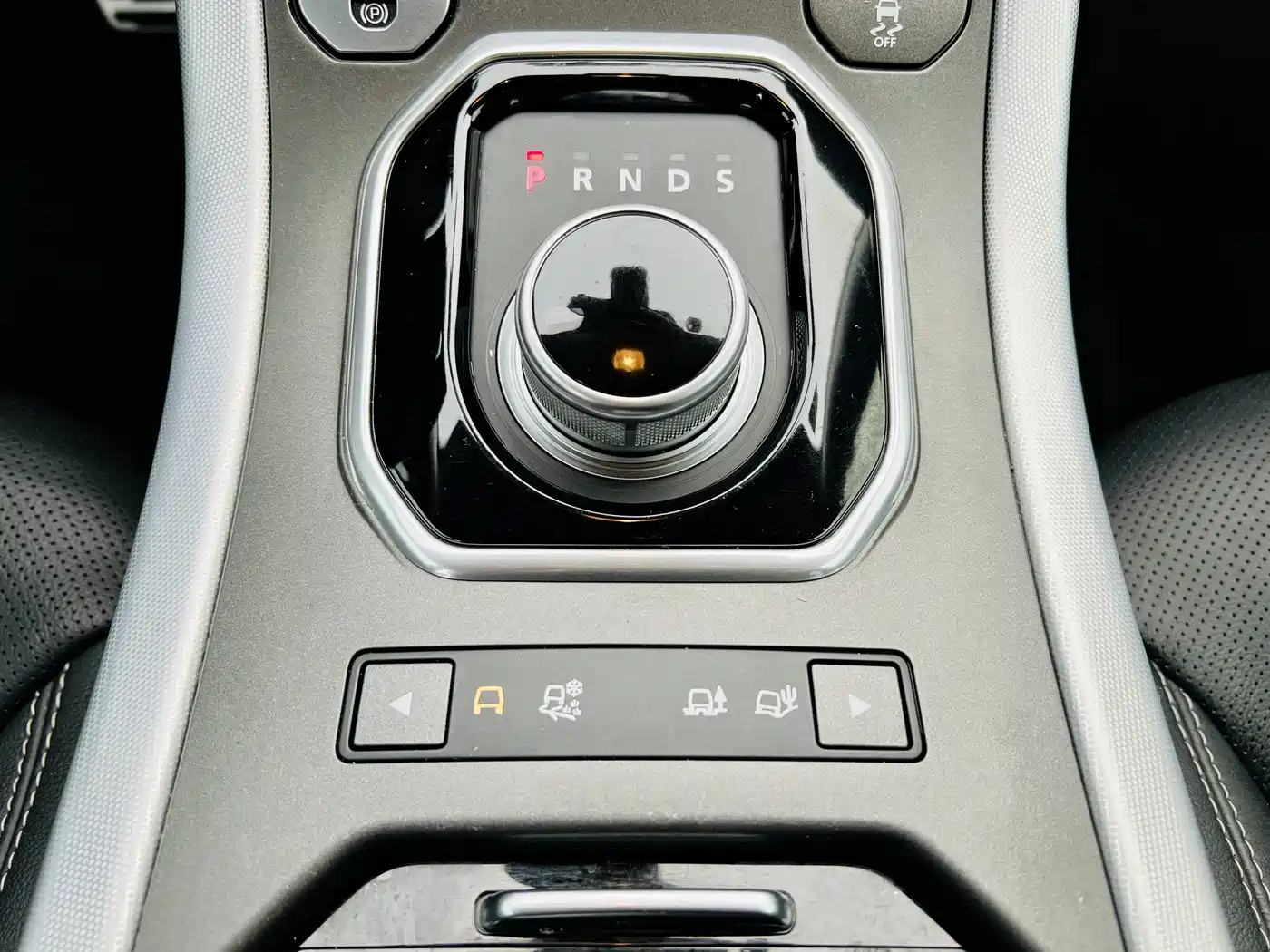 Land Rover Range Rover Evoque (Import) 2013 2.0T 5-door Dynamic Edition фото 8