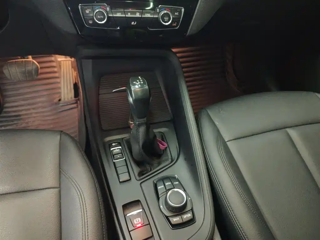 BMW X1 2018 sDrive18Li Fashion Model фото 14