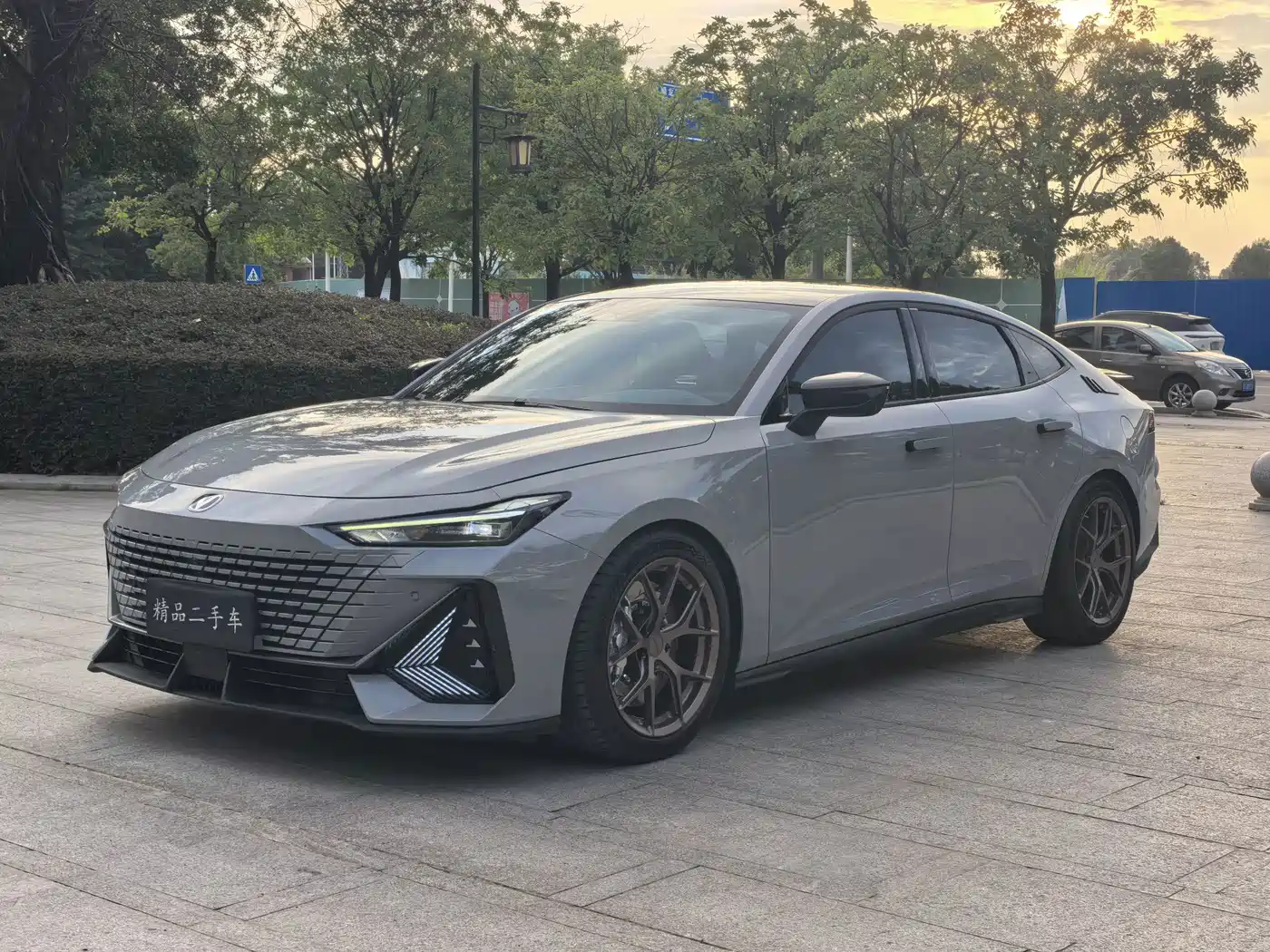 Changan UNI-V 2023 1.5T Luxury Edition