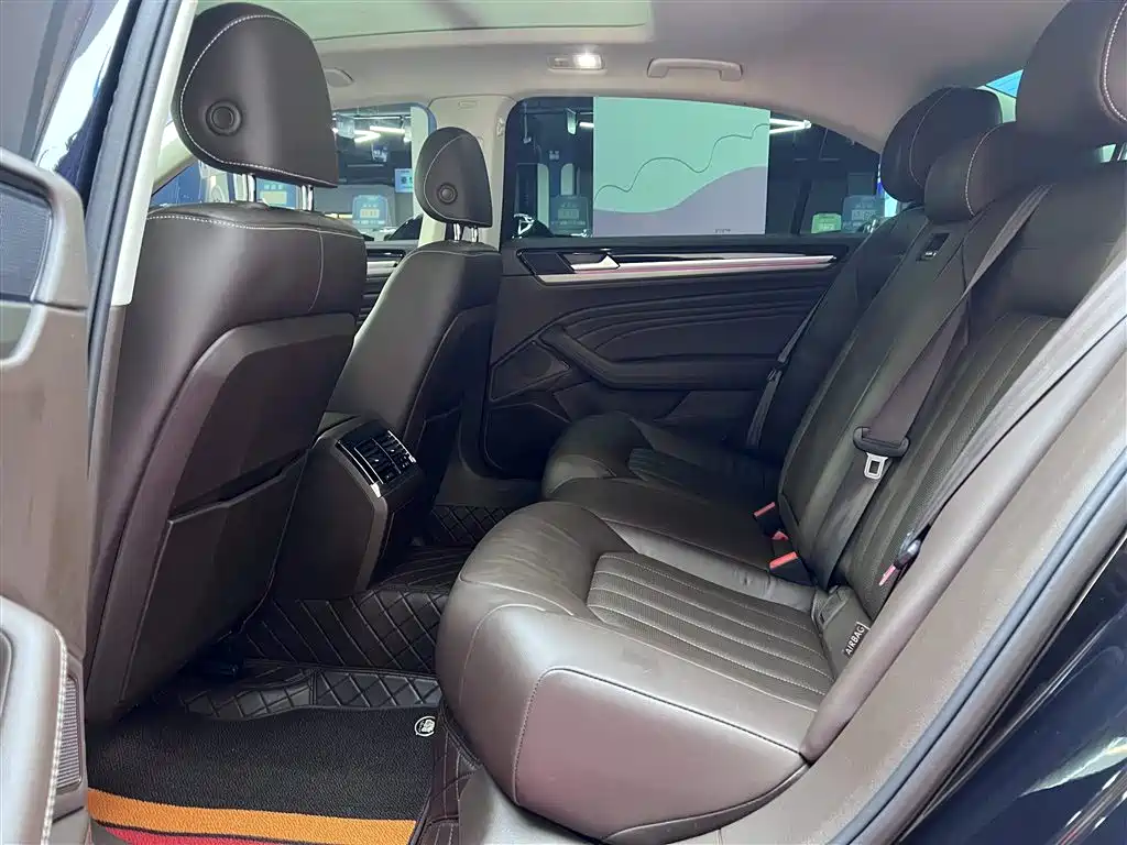 VOLKSWAGEN HUIANG