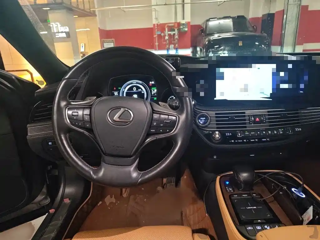 LEXUS LS