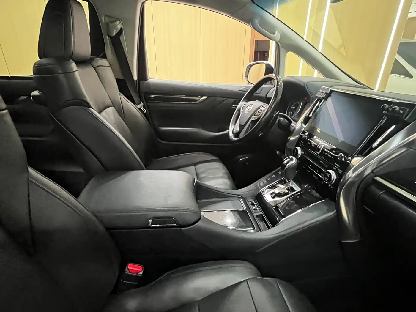 Toyota Vellfire 2021 Crown Hybrid 2.5L HV Luxury Edition фото 9