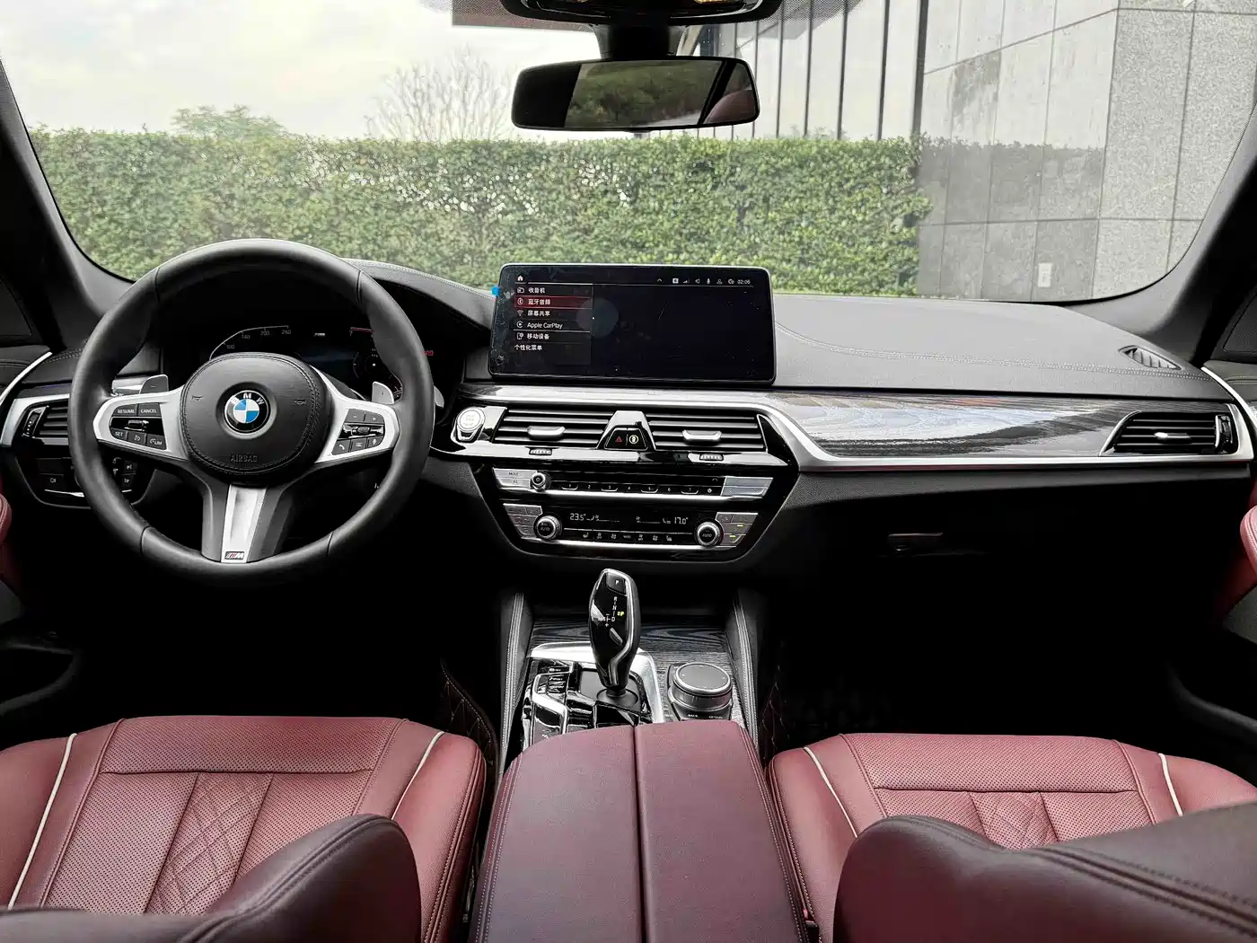 BMW 5 Series 2023 530Li Leading M Sport Package фото 7