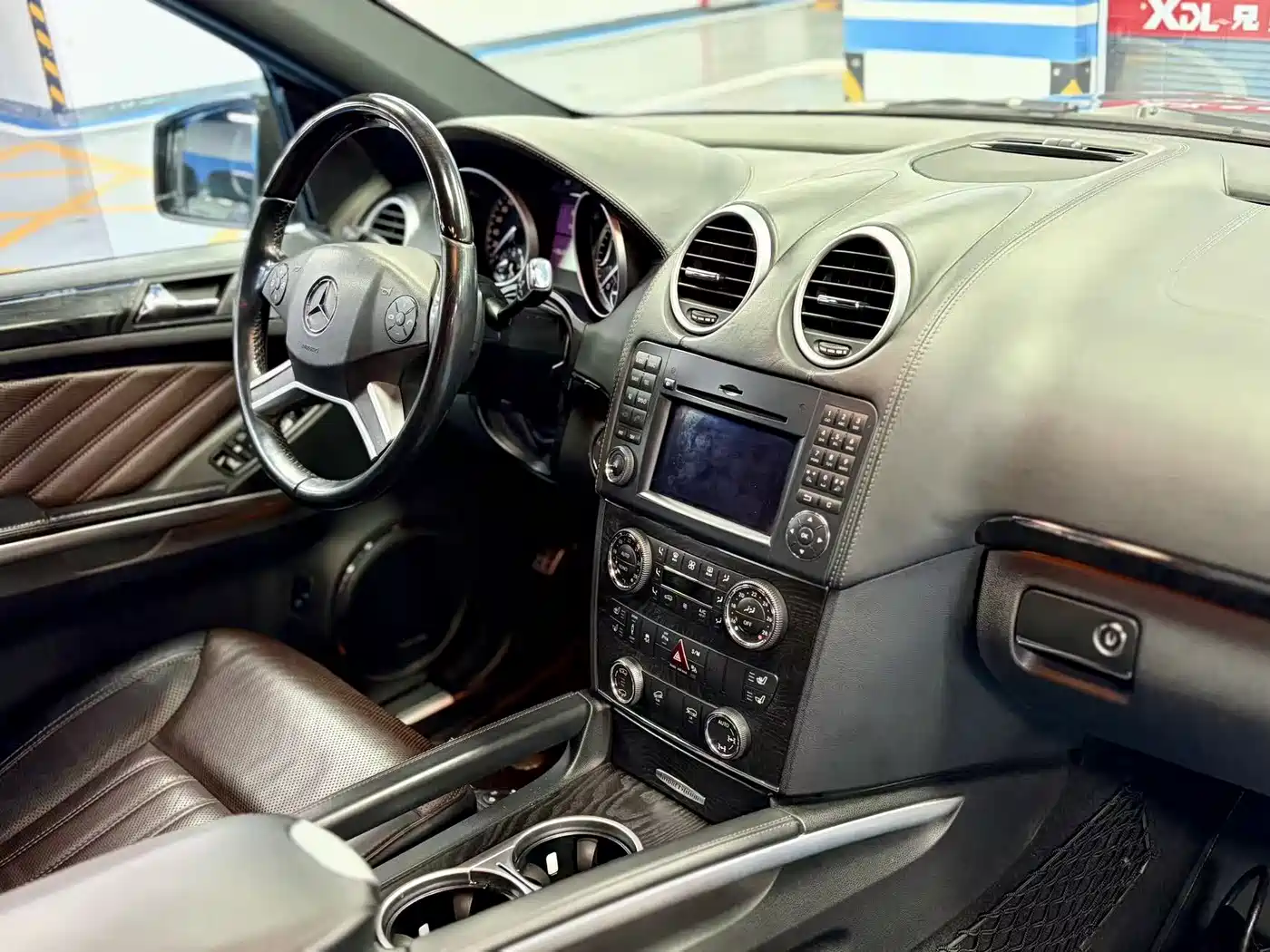 Mercedes-Benz GL-Class 2011 GL 450 Prestige Grand Edition фото 13