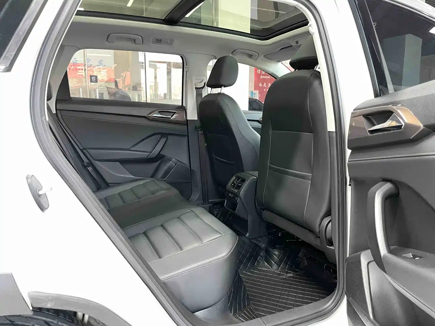 Volkswagen Tharu 2022 280TSI FWD Luxury Edition фото 13