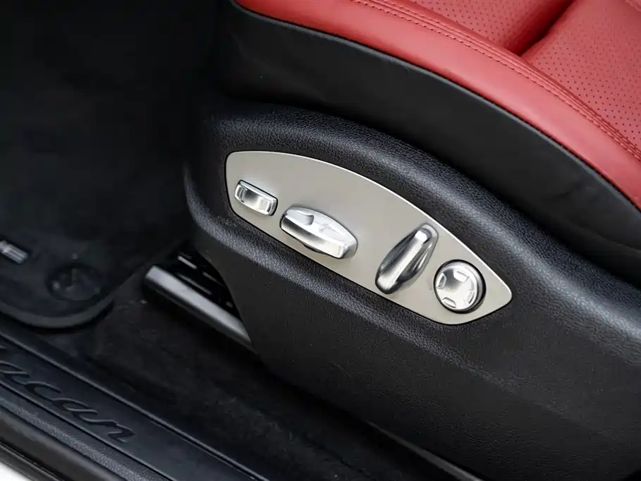 Porsche Macan 2023 Macan 2.0T фото 16