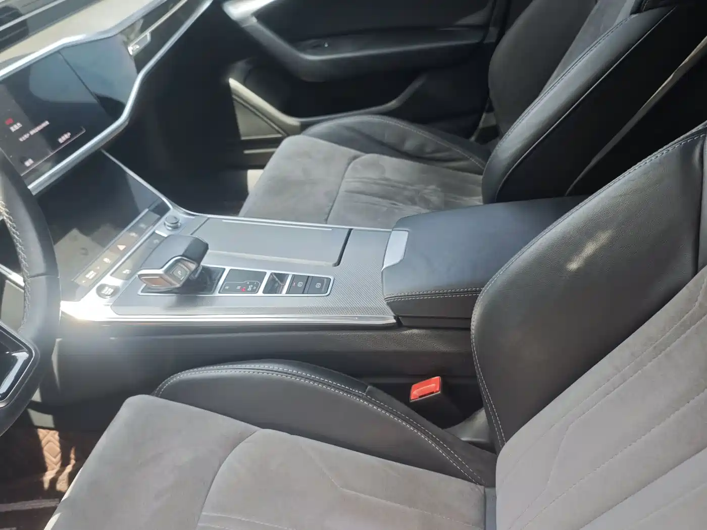 Audi A6L 2021 45 TFSI Exclusive Sport фото 13