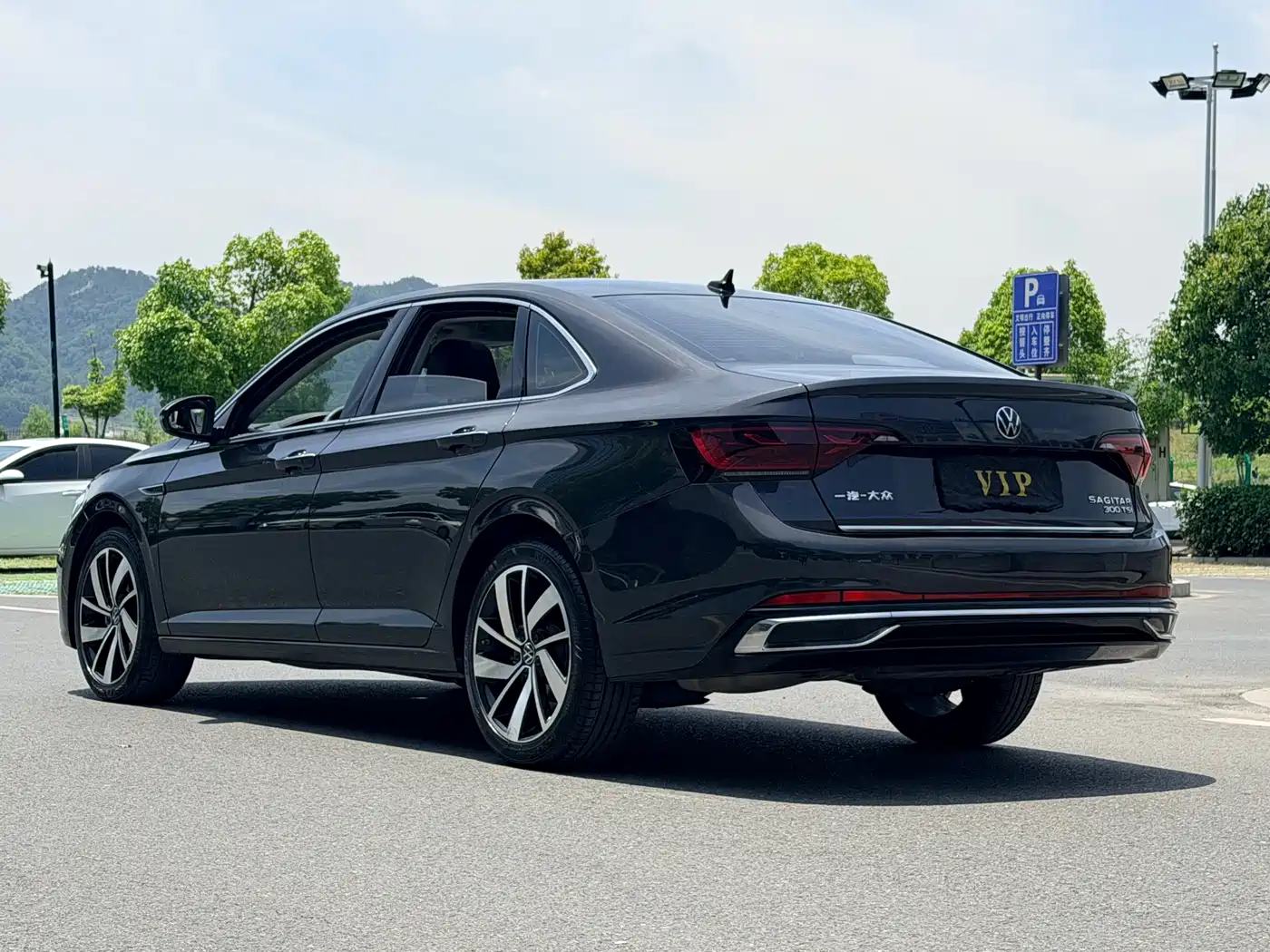 Volkswagen Sagitar 2023 300TSI DSG Excellence Edition фото 6