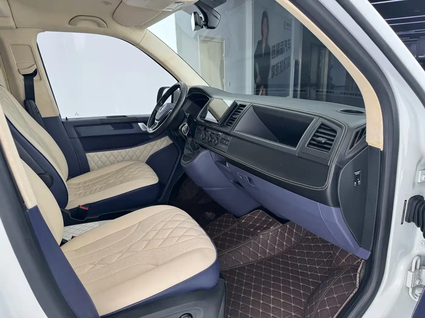 Volkswagen Caravelle 2019 2.0TSI 4WD Comfort 7-seater фото 6