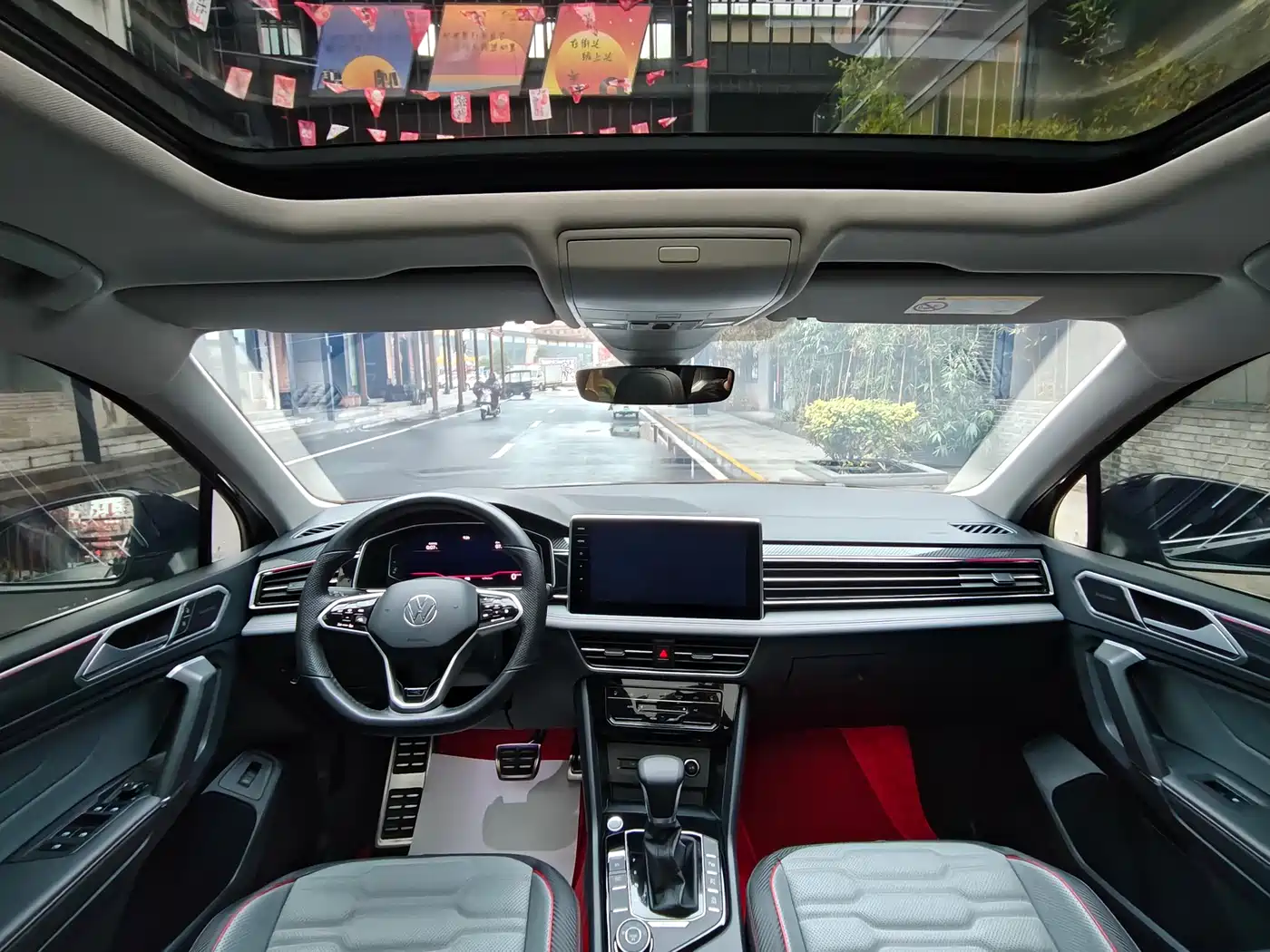 Volkswagen Tiguan L 2023 380TSI 4WD R-Line Flagship 7-seater фото 6