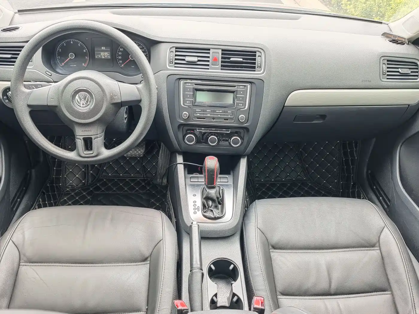 Volkswagen Sagitar 2012 Model 1.6L Automatic Fashion фото 10