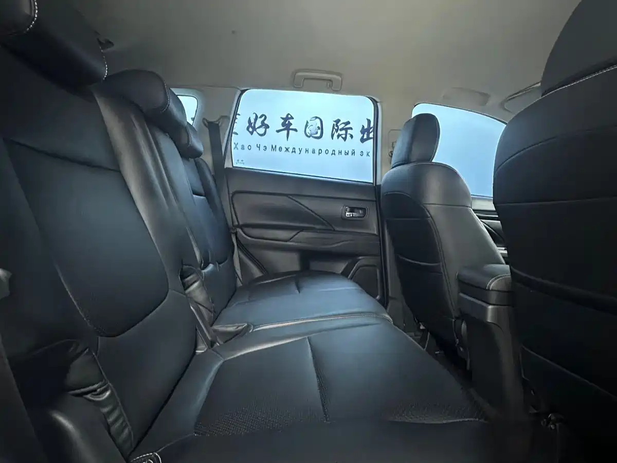 Mitsubishi Outlander 2021 2.0L 2WD Smooth Ride Version 5-Seater фото 10