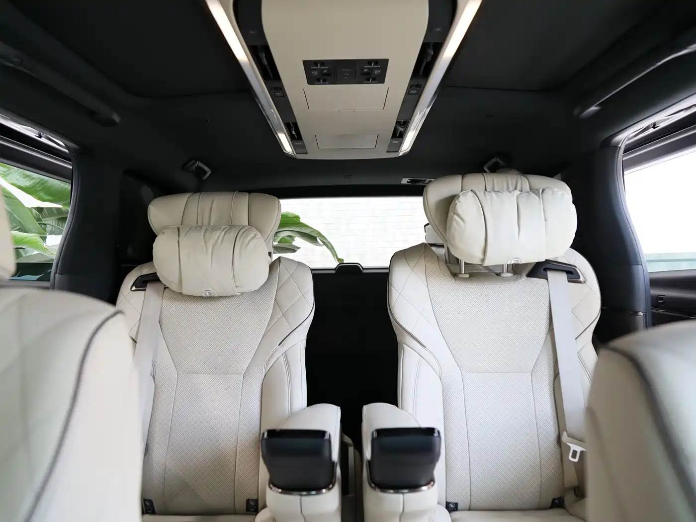 Toyota Vellfire 2024 Crown Hybrid 2.5L Executive Premium Edition фото 25
