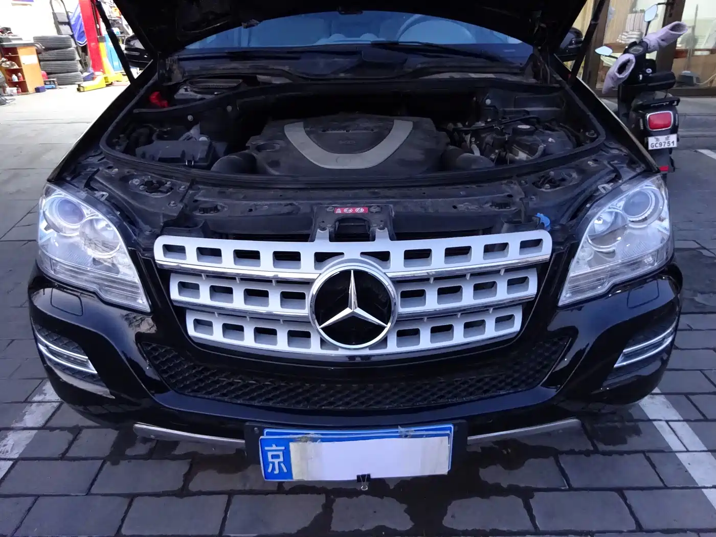 Mercedes-Benz M-Class 2010 ML 300 4MATIC фото 6