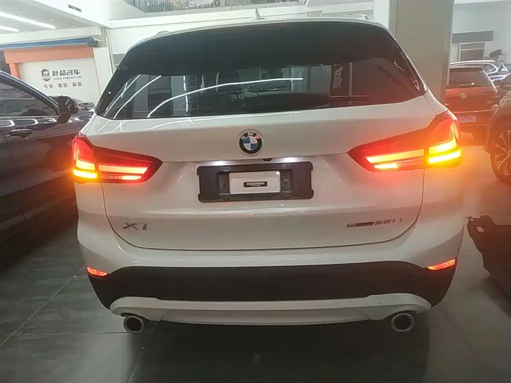 BMW X1 2022 sDrive25Li Leading фото 6
