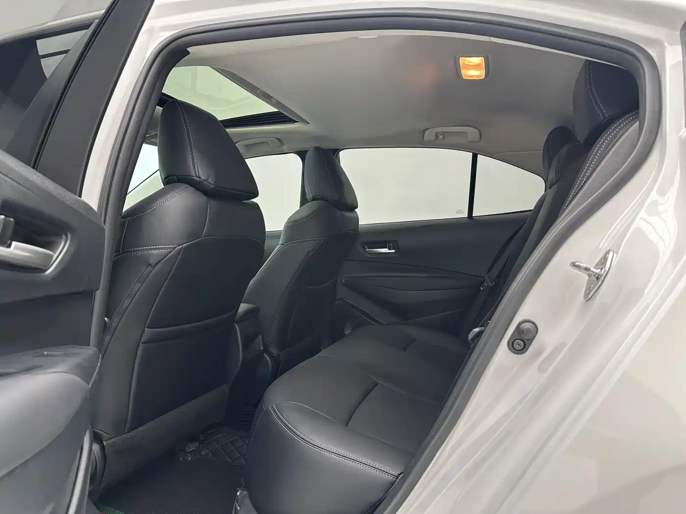Toyota Corolla 2021 1.2T S-CVT Elite PLUS Edition фото 6