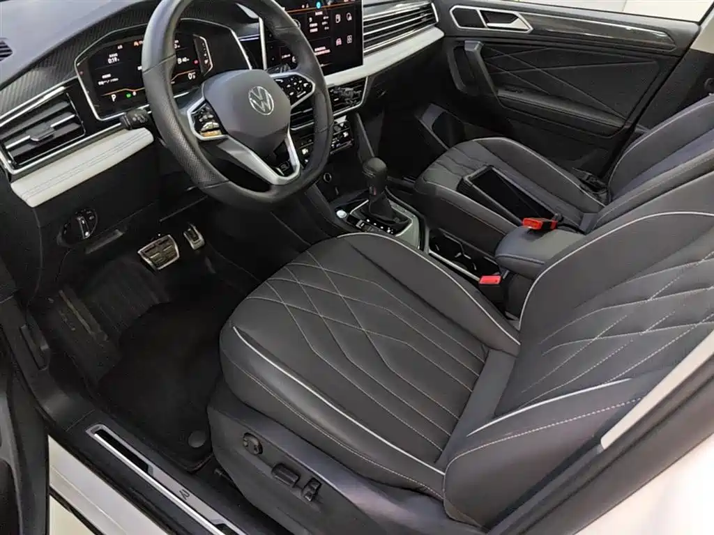 Volkswagen Tiguan L 2023 330TSI Auto 2WD R-Line Premium Edition фото 15