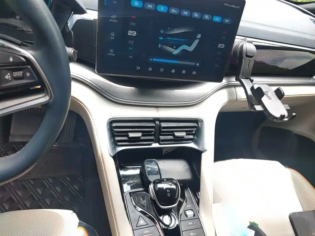 BYD Song PLUS PHEV 2021 EV Flagship фото 6