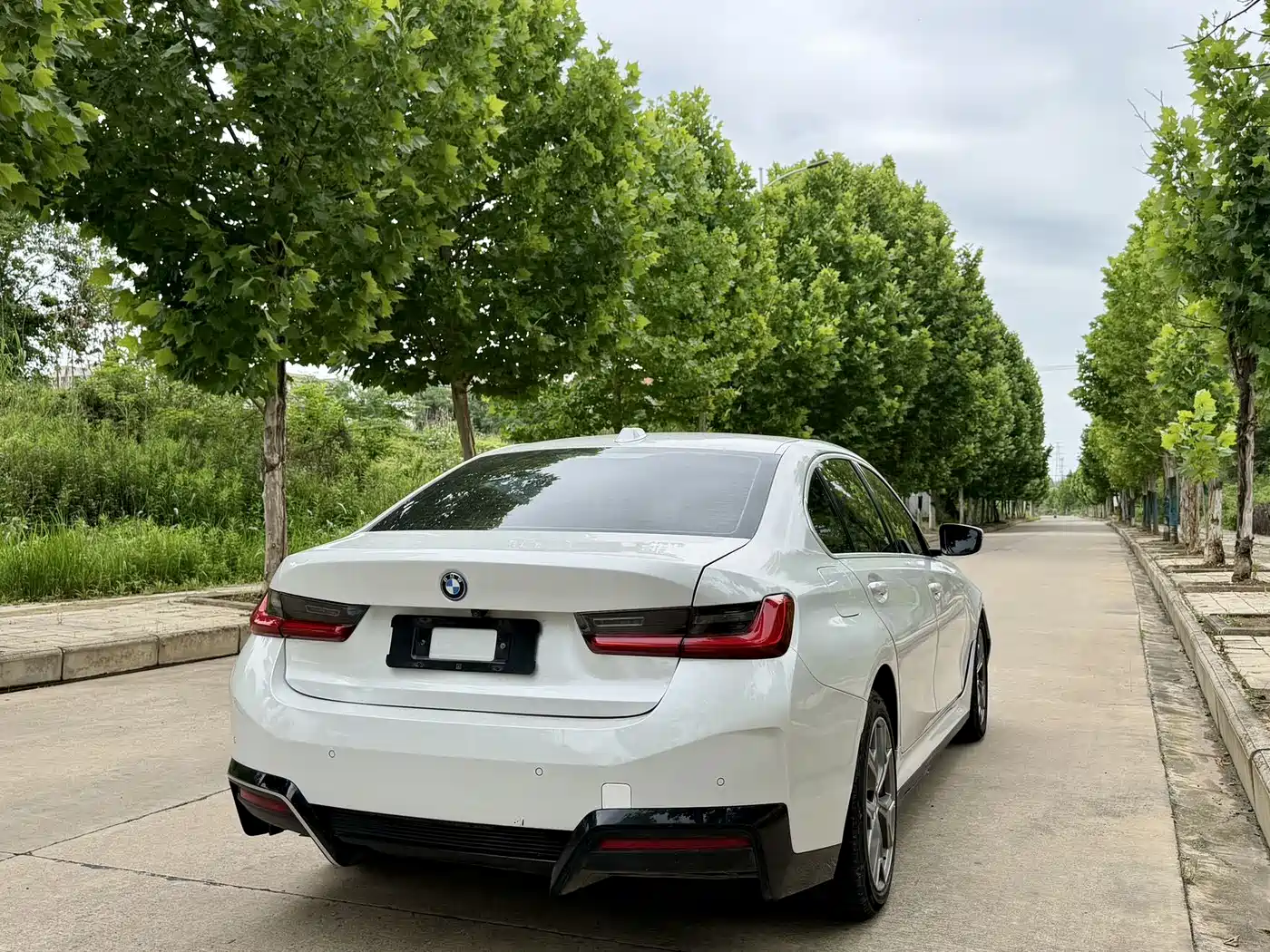 BMW i3 2022 eDrive 35 L фото 8