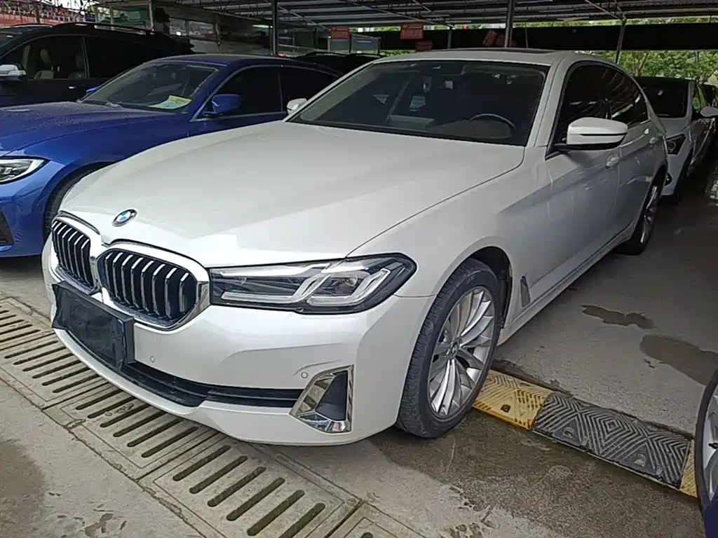 BMW 5 Series 2021 525Li Luxury Package